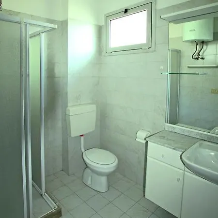 Augustus Apartment *